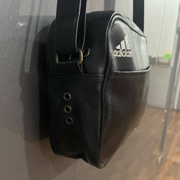 Adidas messenger bag. Condition 10/10. Used - Picture 7 of 9